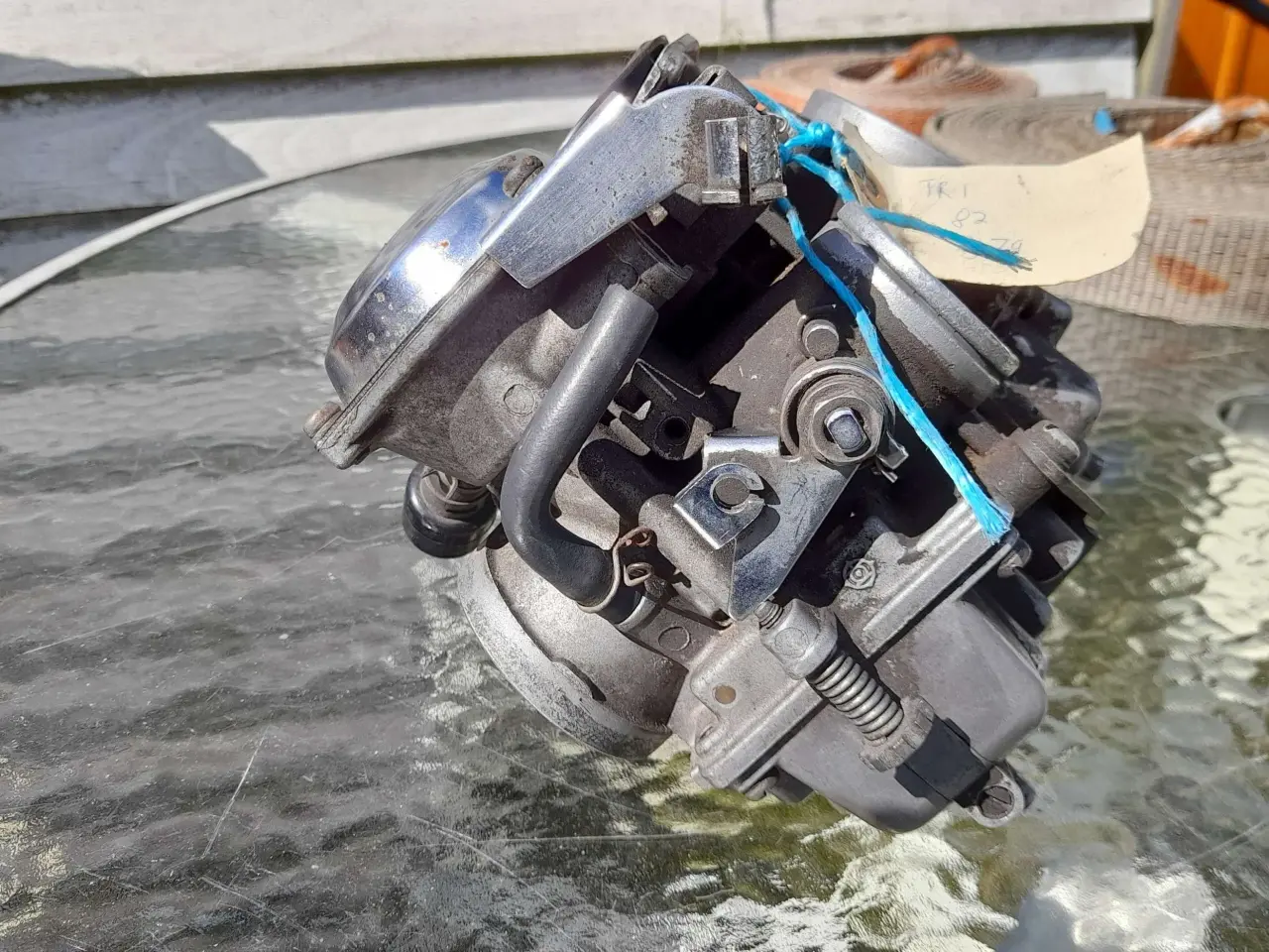 Billede 3 - Kaburator-sæt til en Yamaha TR1 årg.82 (5A8)