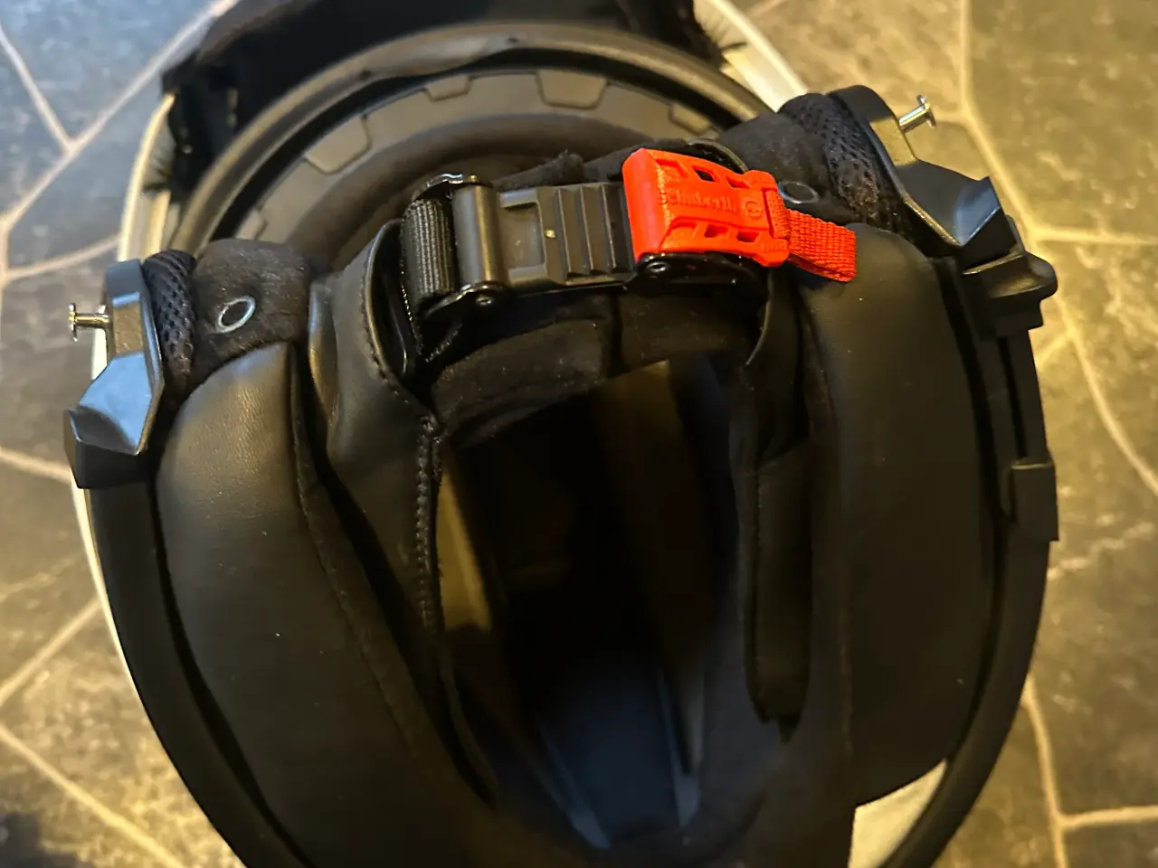 Billede 3 - Styrthjelm mærket Schuberth. C3