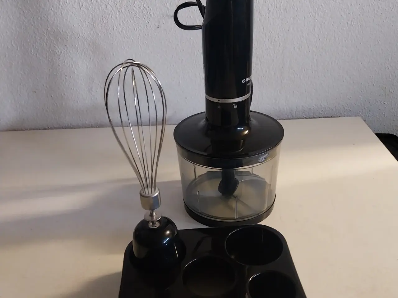 Billede 3 - Grundig minihakker og piskeris