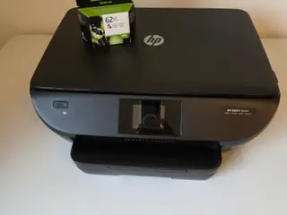 HP Envy 5644 All-in-One printer + uåbnet HP62XL