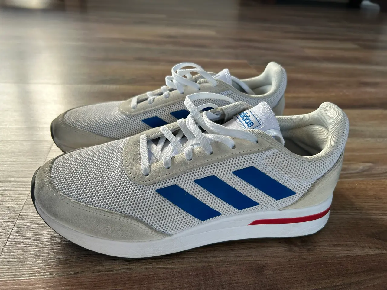 Billede 2 - Klassiske Adidas sneakers – Str. 40 (FR 40) – Hvid
