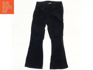 Fløjlsbukser fra H&M (str. 104)