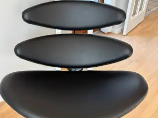 Ny lænestol med skammel
