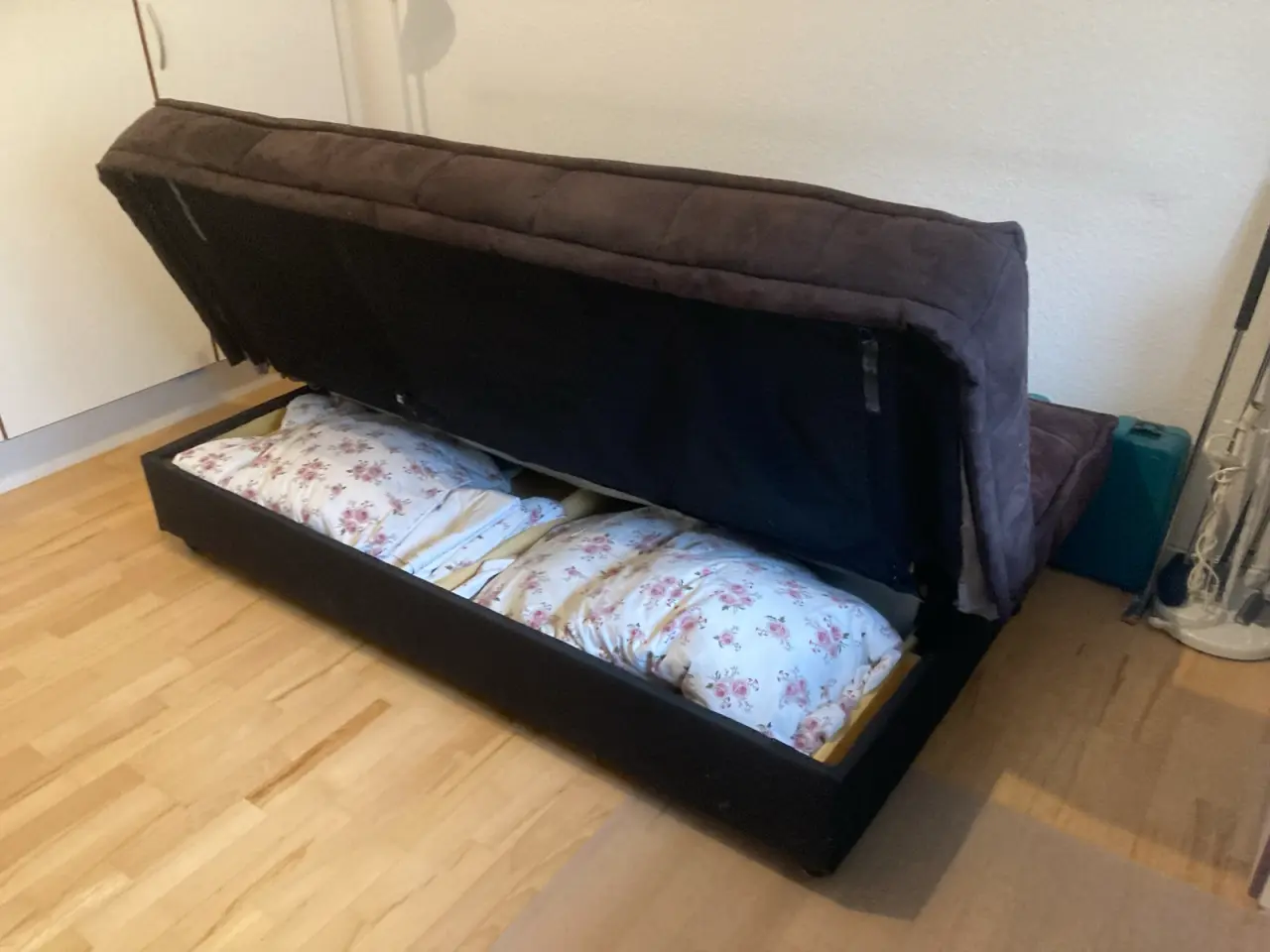 Billede 6 - Dobb. Sovesofa med magasin.
