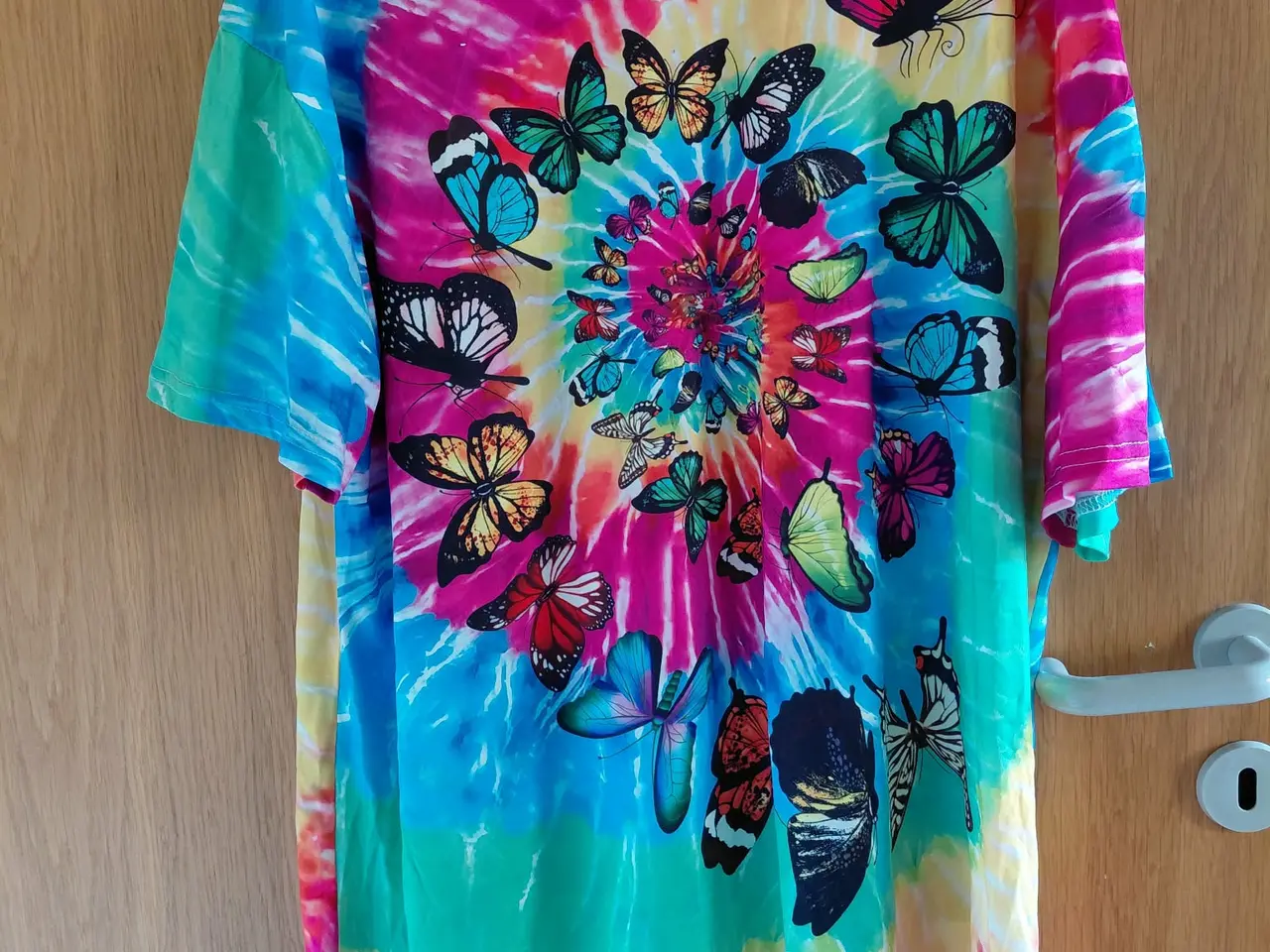 Billede 2 - T-shirt med forskellige motiver