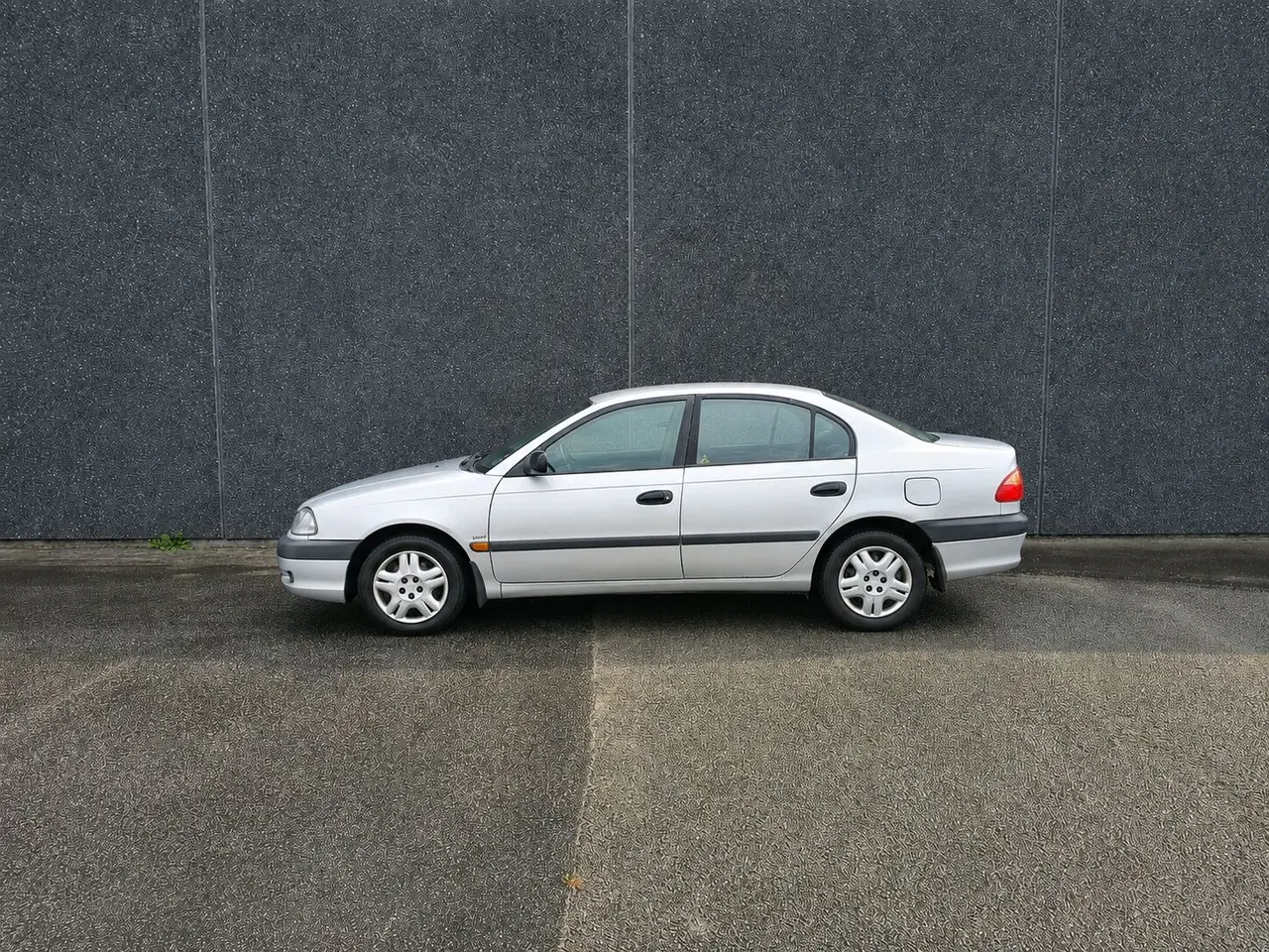Billede 1 - Toyota Avensis 1,8 Linea Terra 129HK