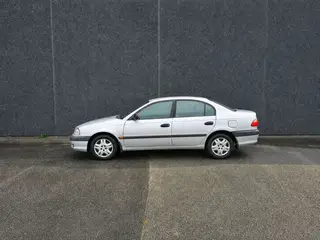 Toyota Avensis 1,8 Linea Terra 129HK