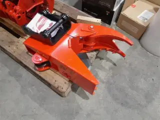 - - - TRÆ KLIPPER