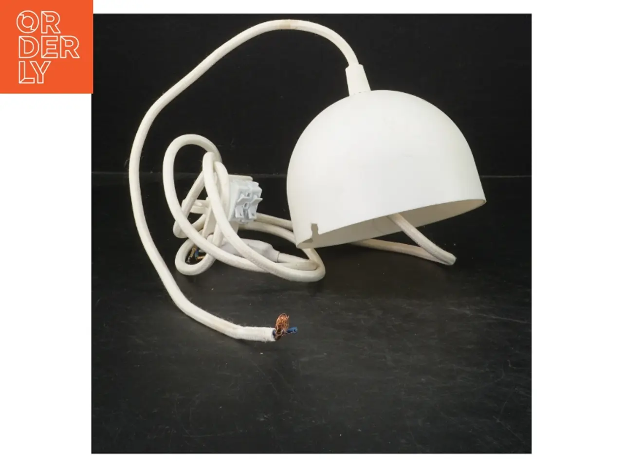Billede 1 - Hvid loftlampe fra IKEA (str. Ø 12,5 cm)