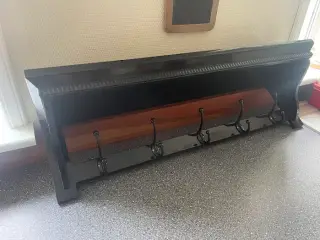 Knagerække m. 5 knager.