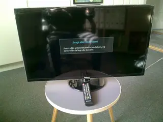 SAMSUNG 32" FLAD TV