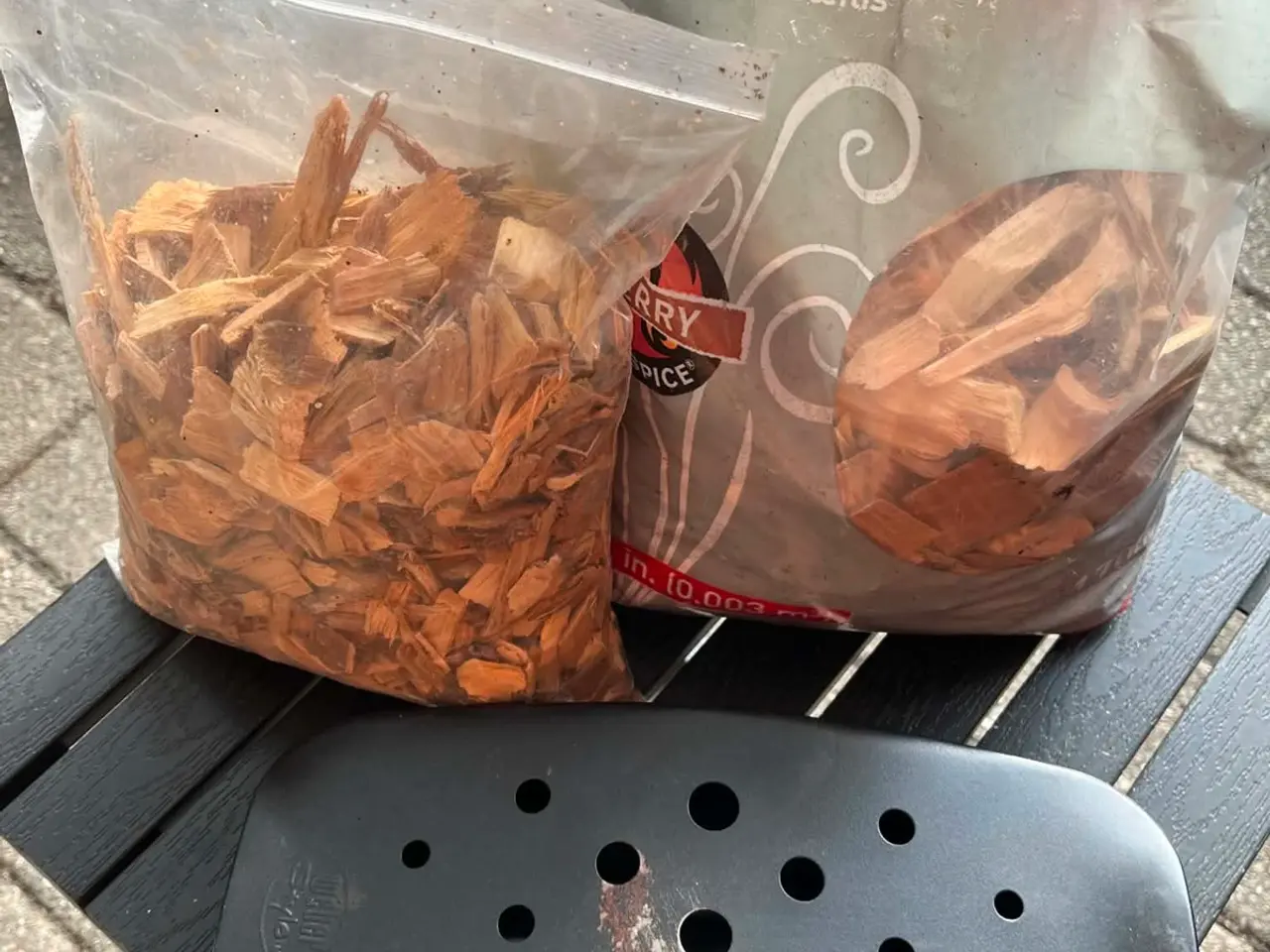 Billede 1 - Weber røgboks inkl. 2 poser røgflis