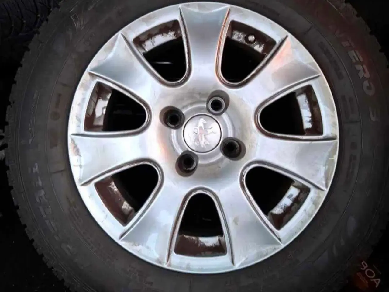 Billede 1 - Alufælge, 16" R15, vinterdæk