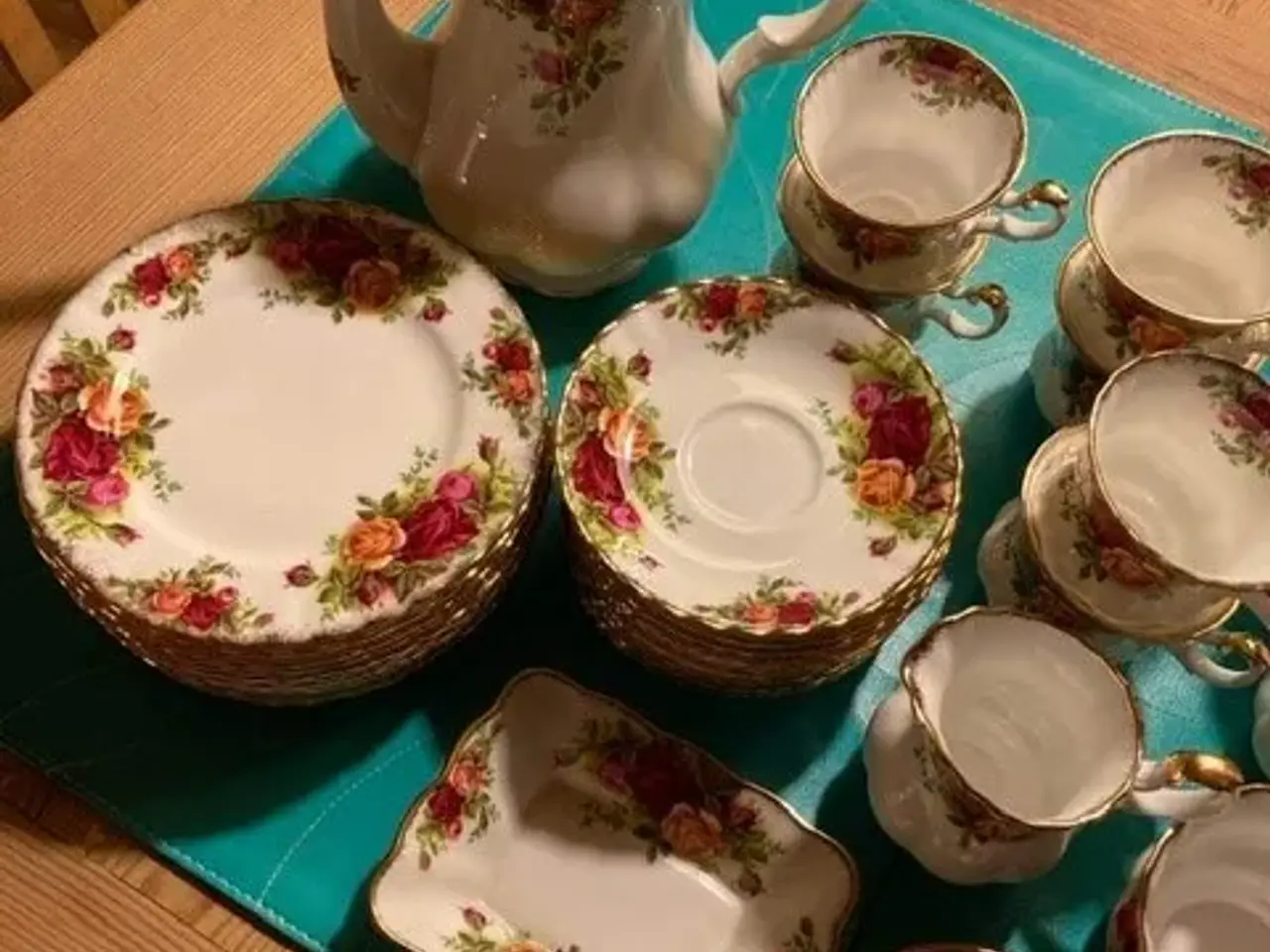 Billede 2 - Landsbyrose kaffestel til 12 personer