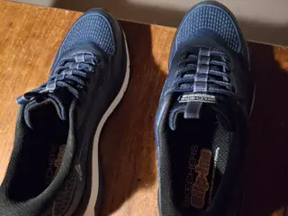 Fede sketchers i størrelse 40