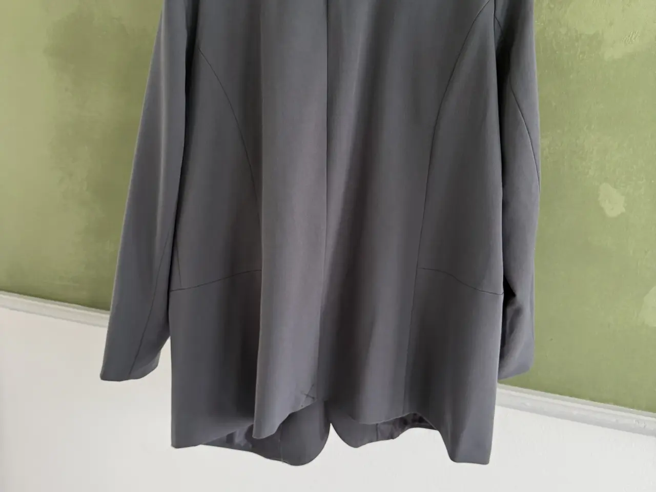 Billede 2 - Flot blazer til plus pigen 