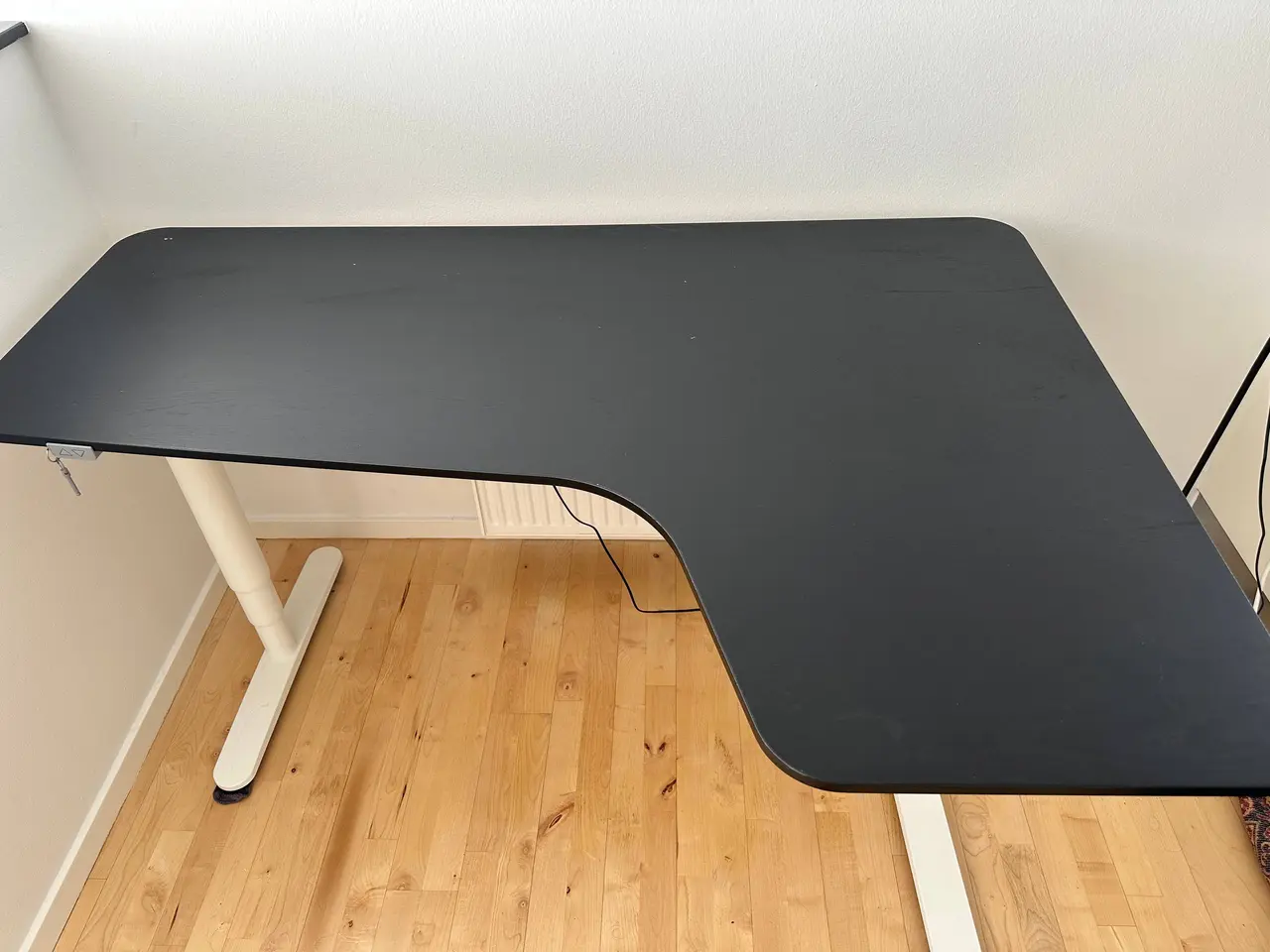 Billede 8 - KEA BEKANT Electric Height-Adjustable Corner Desk