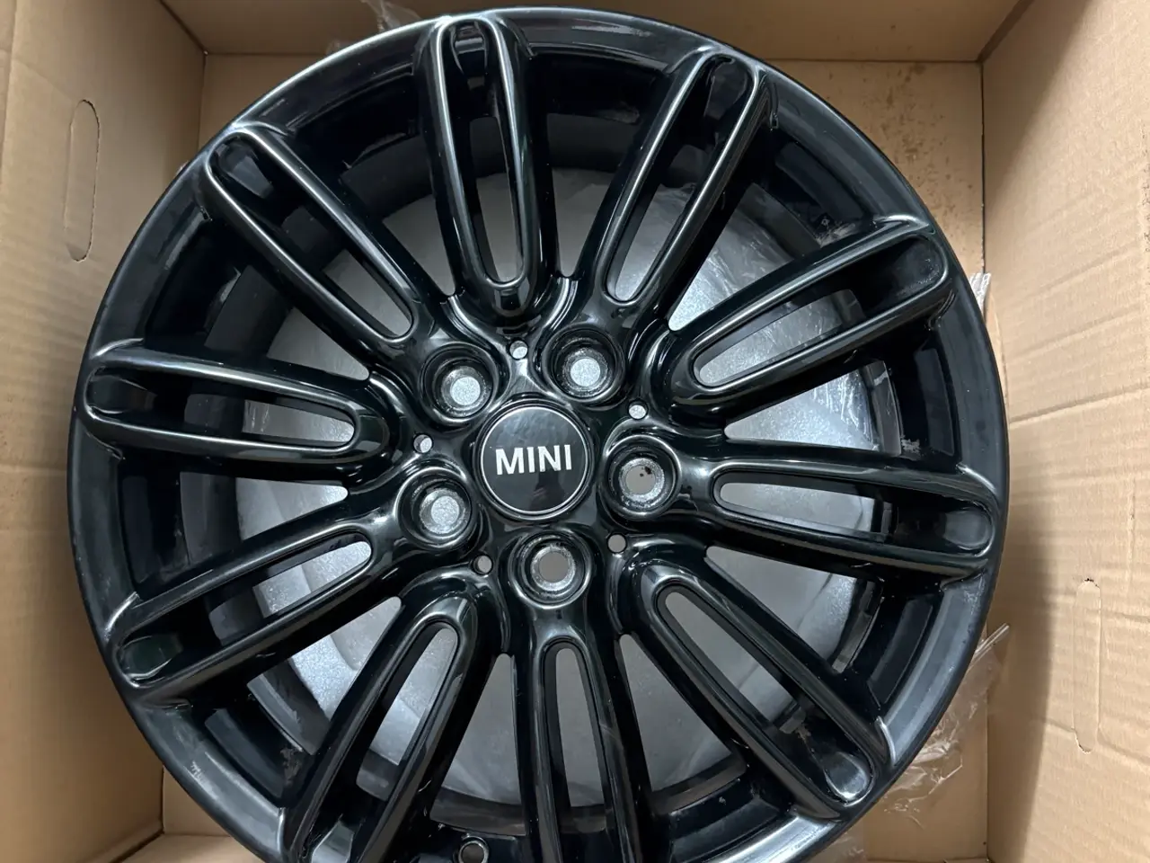Billede 5 - 4 stk originale 17” Mini Cooper SE hjul 5x112
