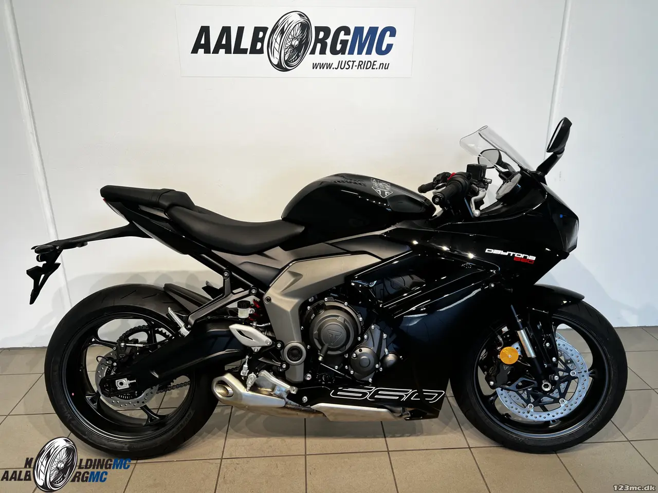 Billede 1 - Triumph Daytona 660 Sapphire Black