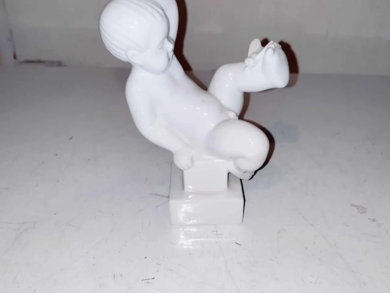 Billede 1 - super flot figur drengen med fluen