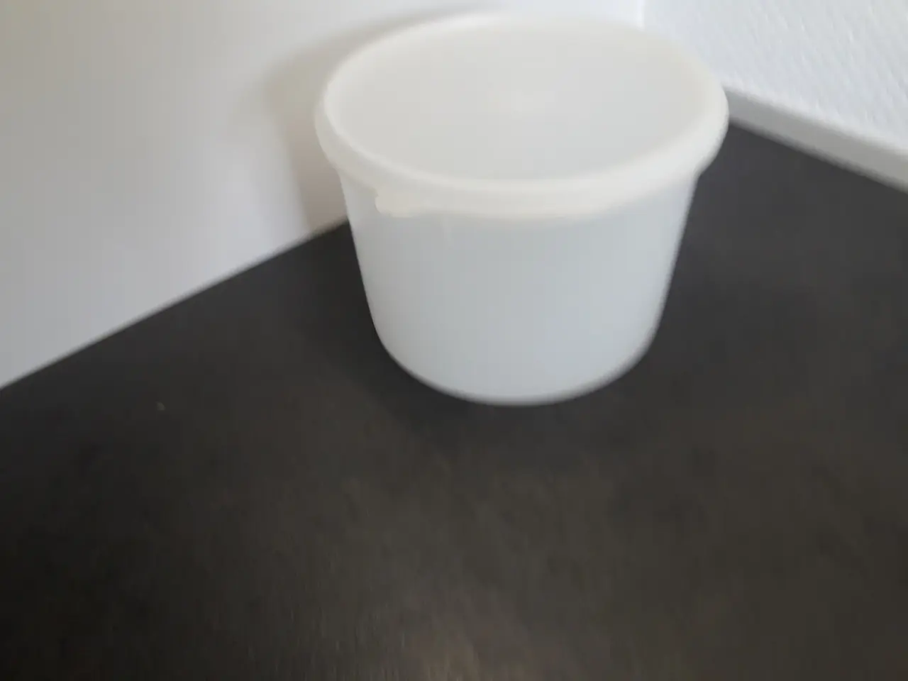 Billede 1 - Tupperware rund beholder