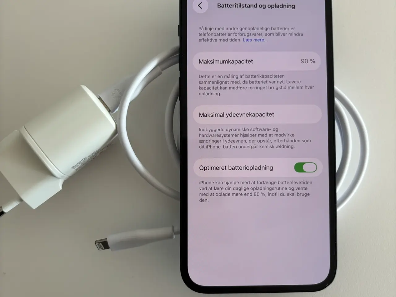 Billede 2 - Velholdt iPhone 12 64gb
