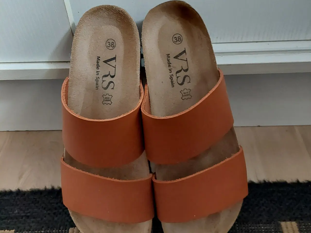 Billede 1 - Ny Dame Slippers str 38 Frisk Orange Farvet
