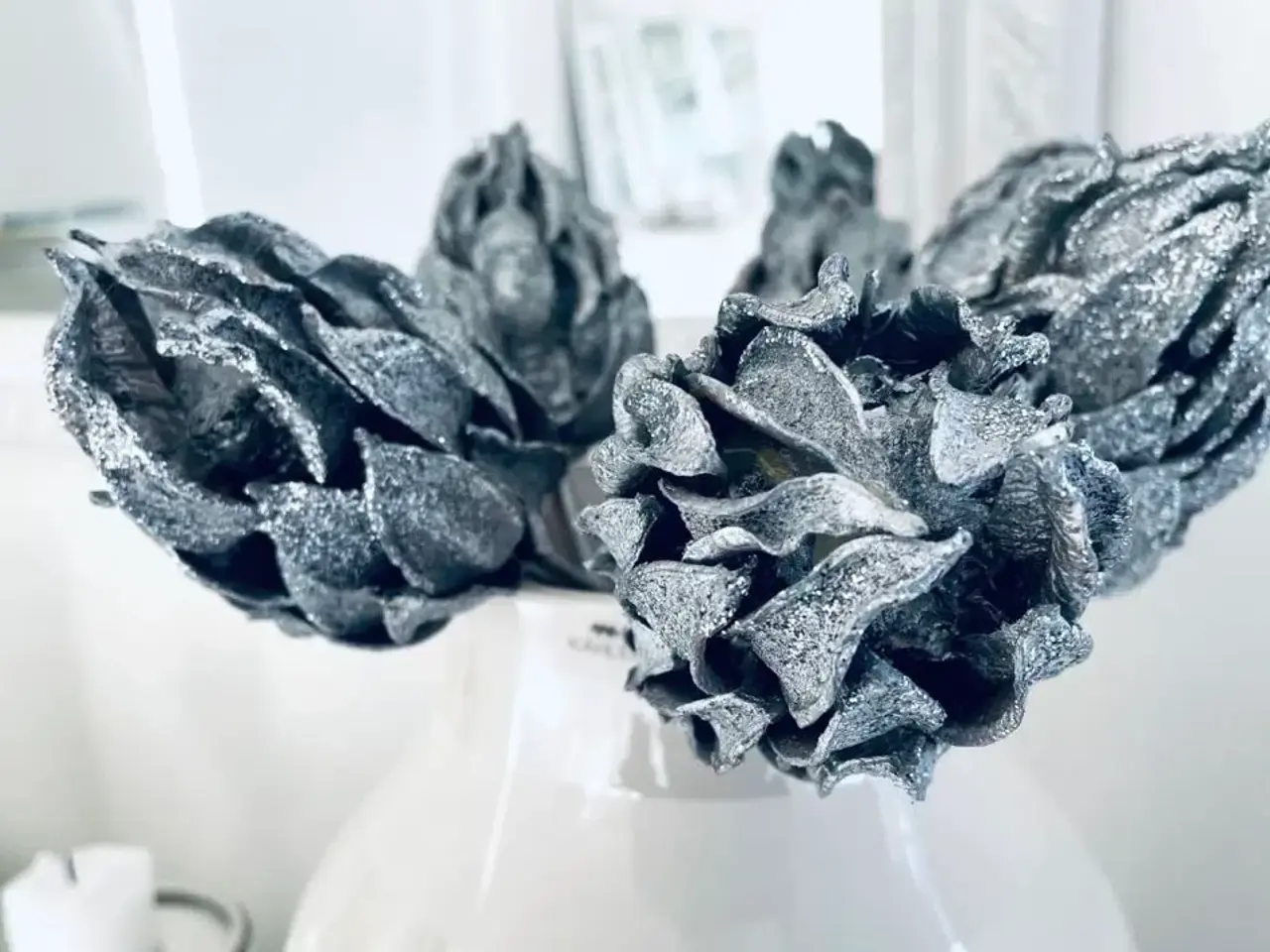 Billede 3 - Dekoration sølv kunstig glitter blomster