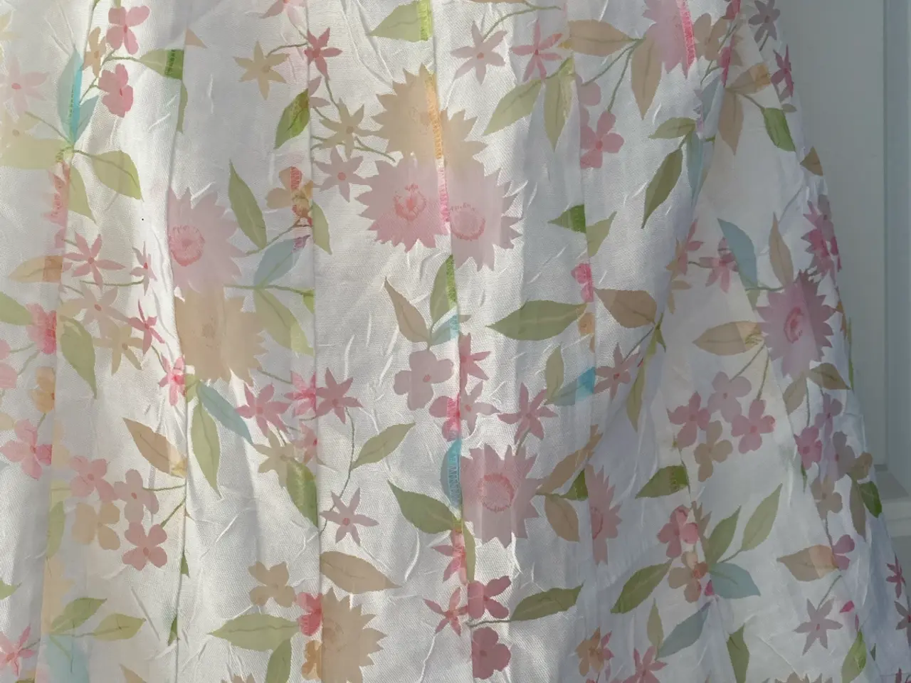 Billede 3 - Blomster nederdel