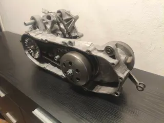 Nyrenoveret standard 50cc PGO-motor – sandblæst 