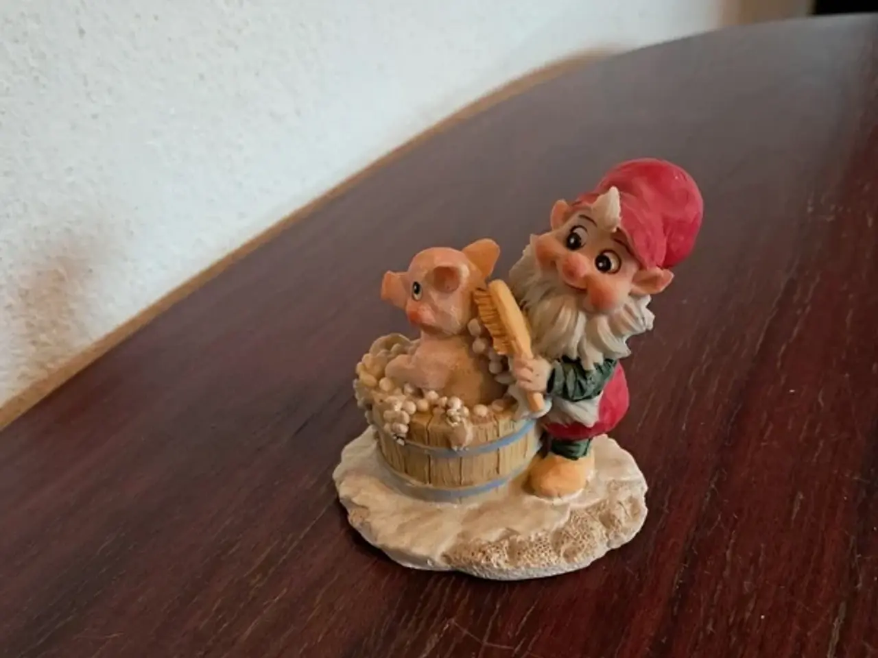 Billede 2 - Nisse med gris i bad