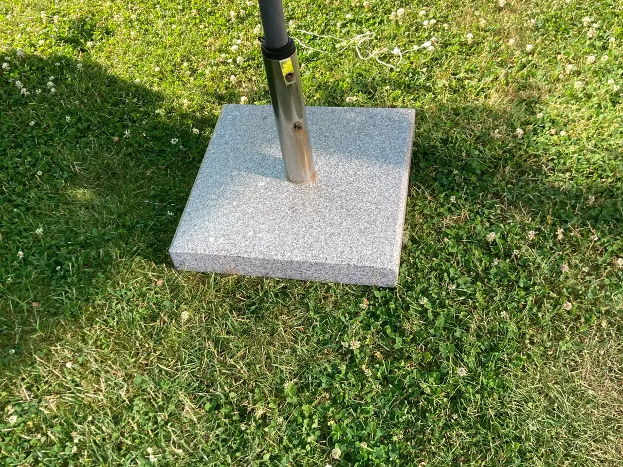 Billede 2 - Parasol incl. granitfod