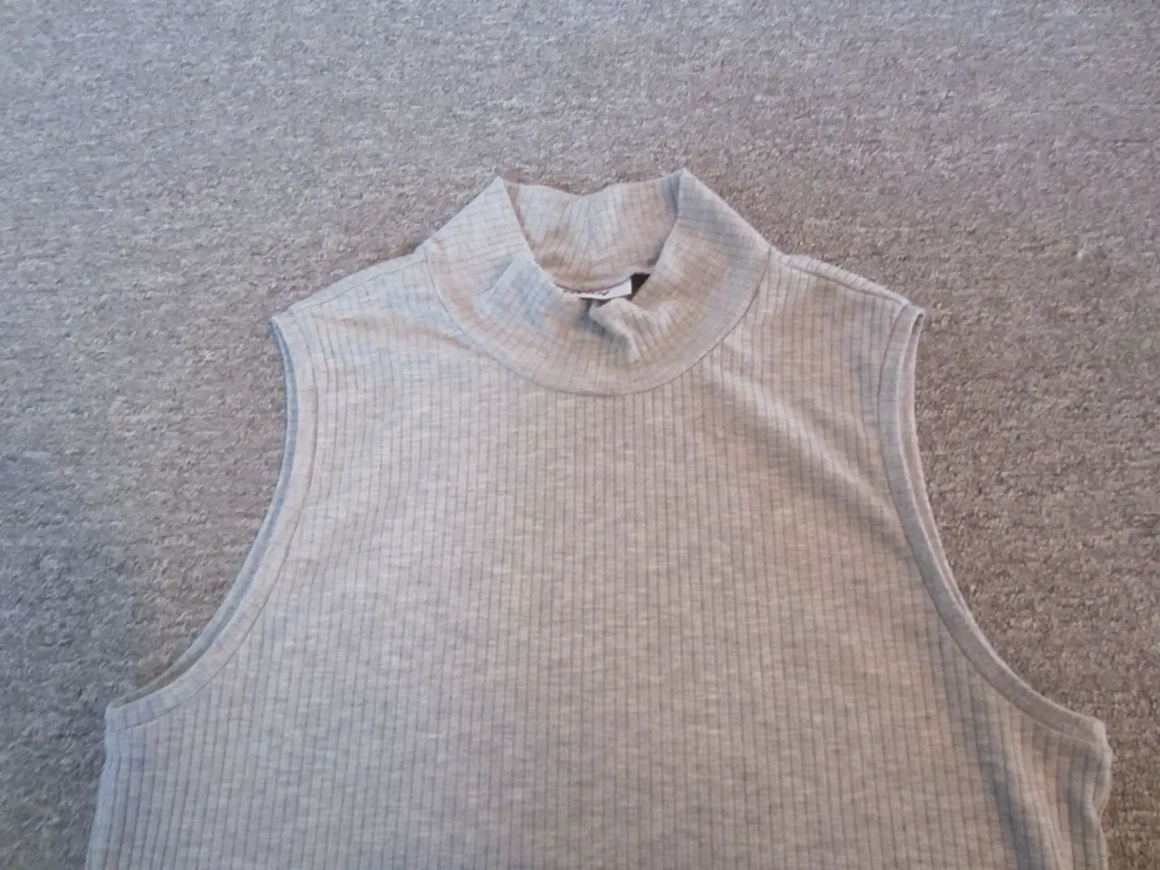 Billede 4 - Fin grå bluse fra Only i str. S / M