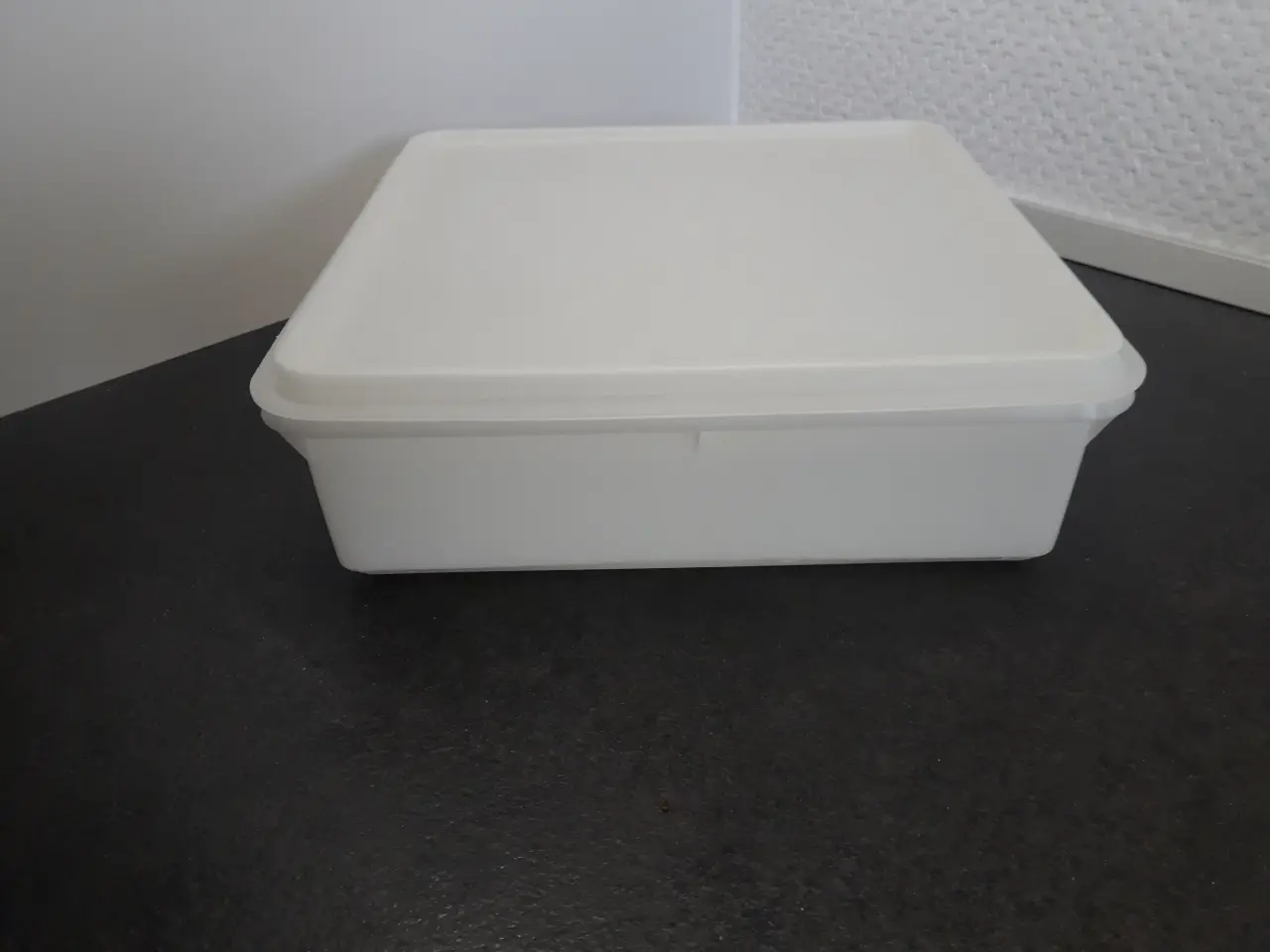 Billede 1 - Tupperware beholder
