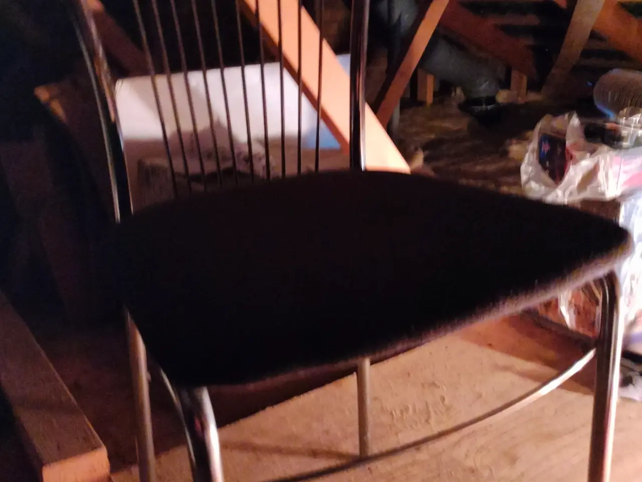 Billede 3 - Spise brød med 6 stole