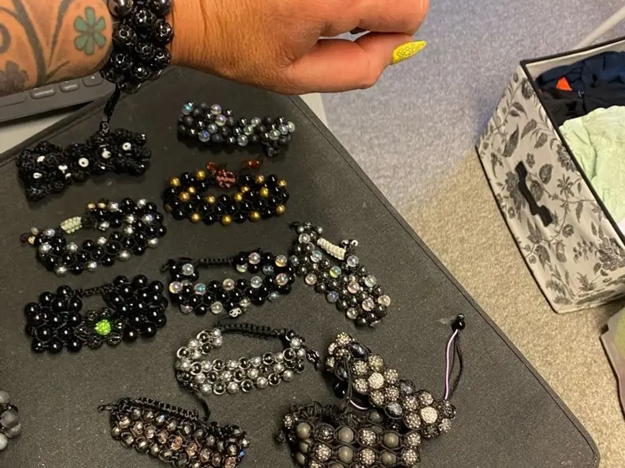Billede 1 - Nye flotte knyttede armbånd