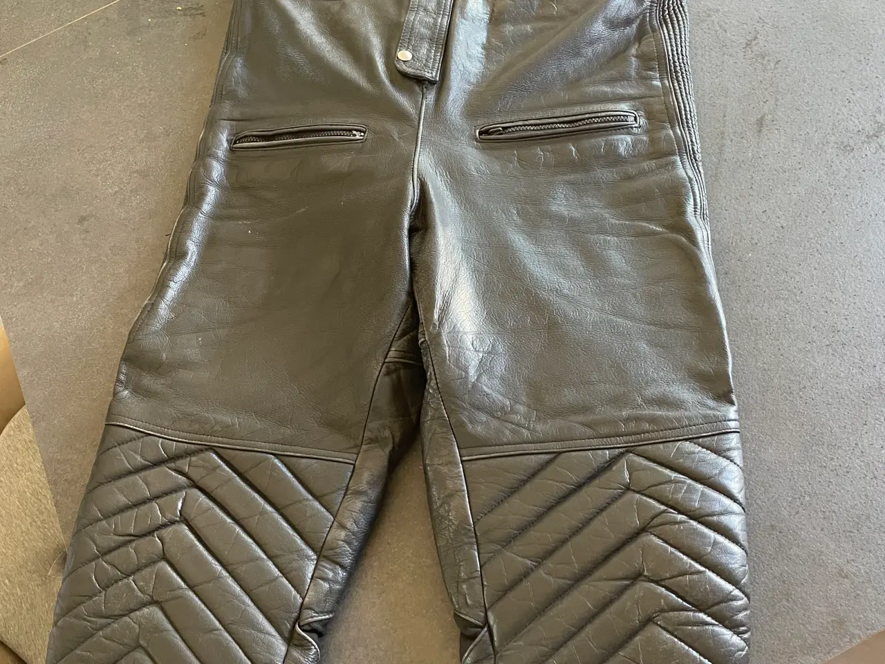 Billede 3 - Læderjakke og overalls