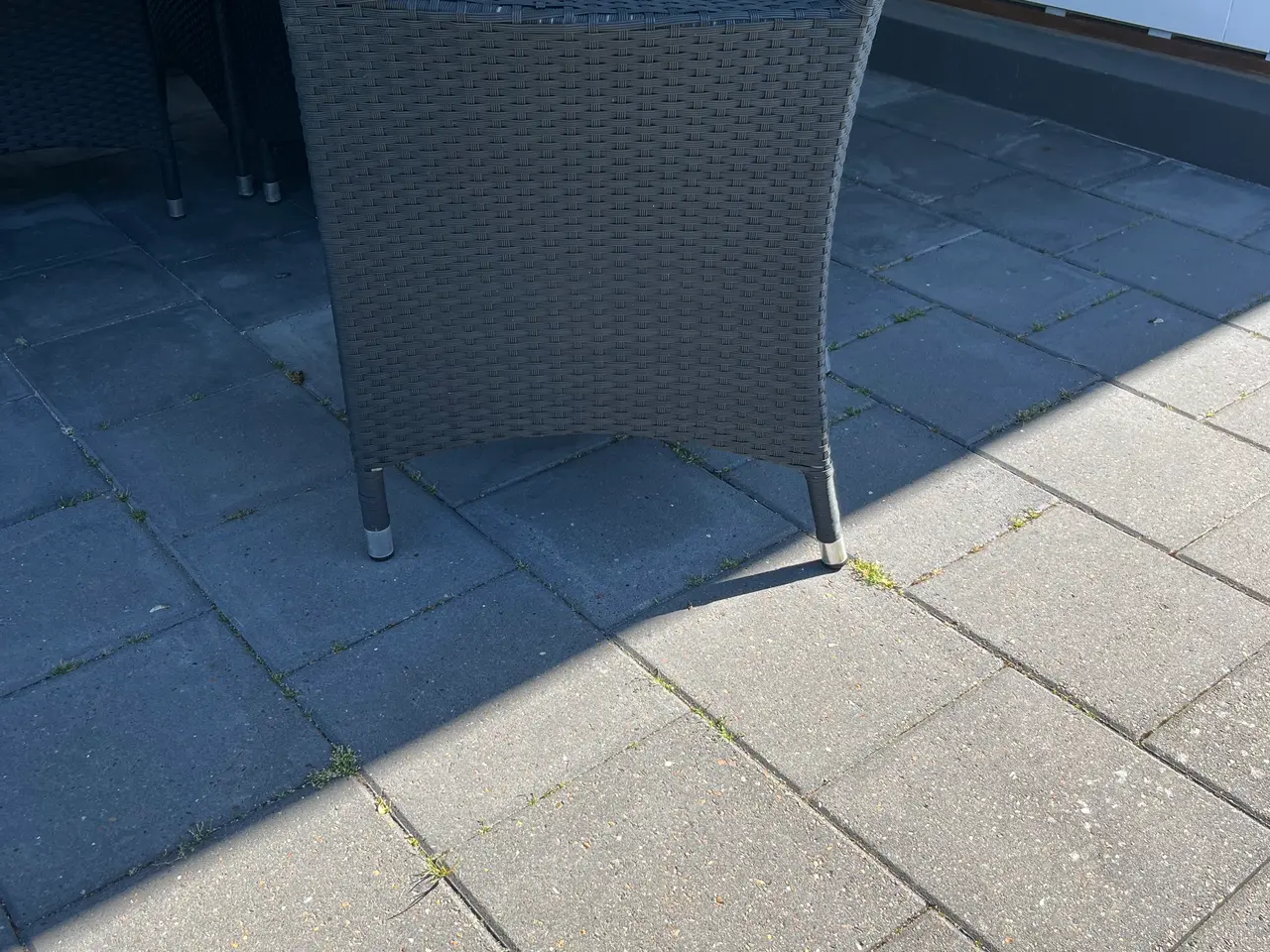 Billede 4 - Havebord med granitplader og 6 stole