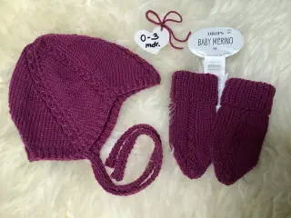 Håndstrikket hue og luffer i merino m. snoninger