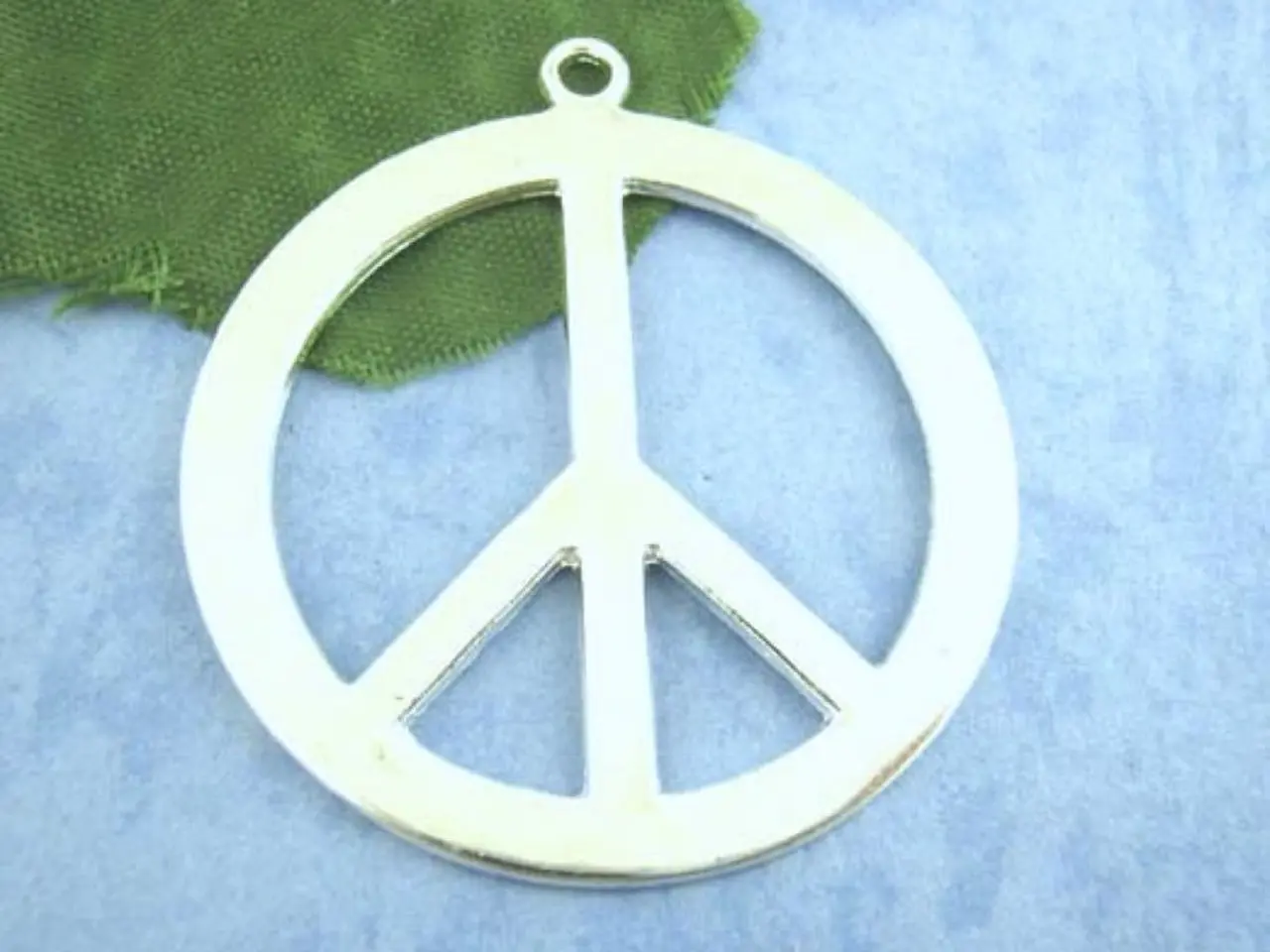 Billede 5 - Peace . Fred . Charms i guld- eller sølv-farve