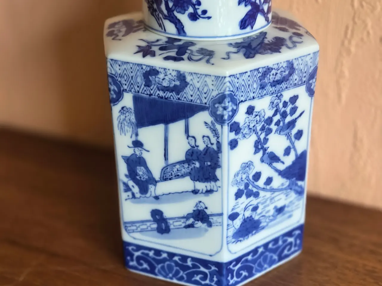 Billede 1 - Blå/hvid "kinesisk" krukke med låg, ca. 21 cm.