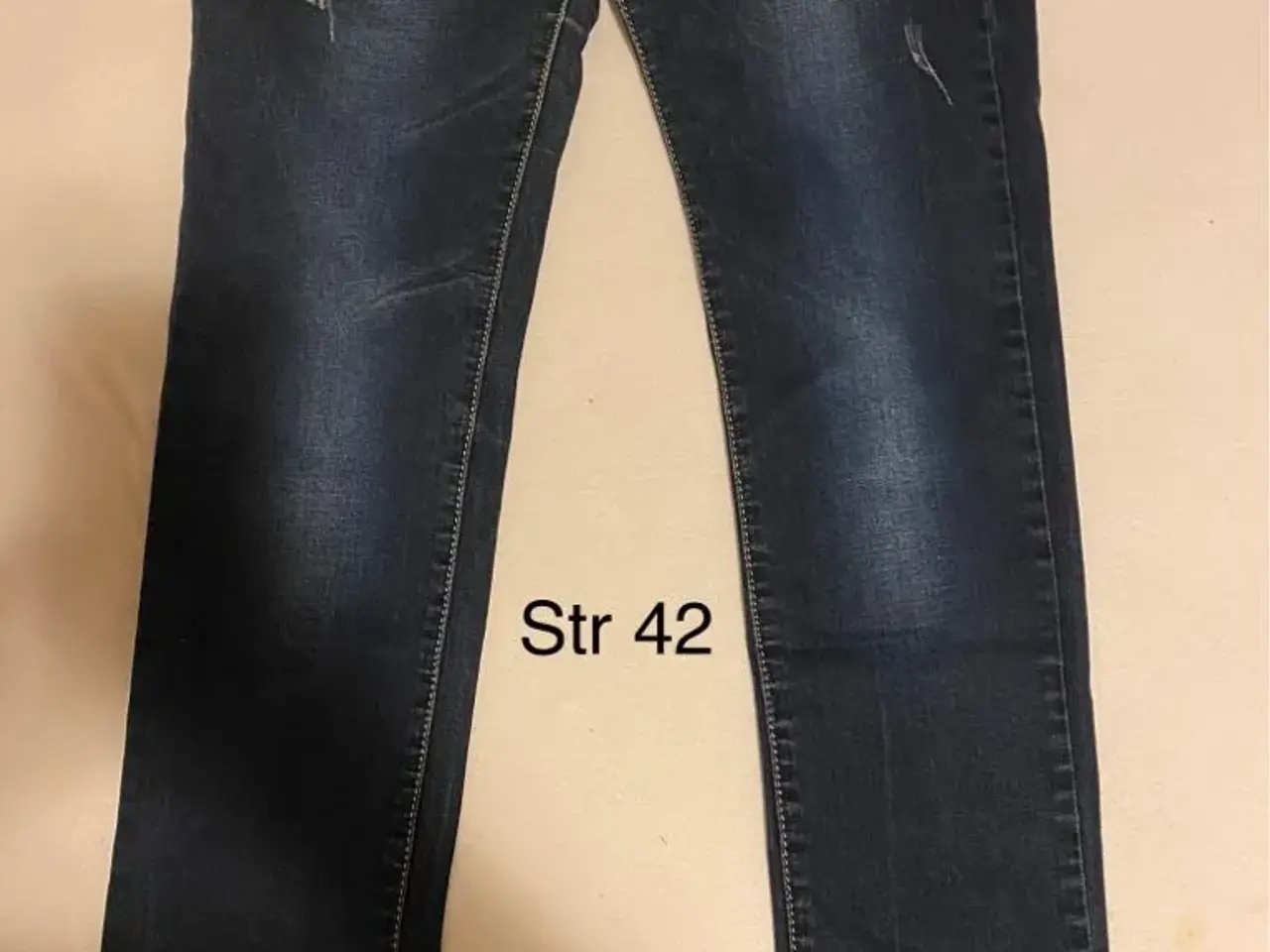 Billede 1 - Jeans str 42