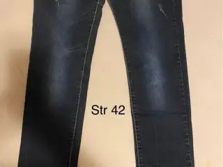 Jeans str 42