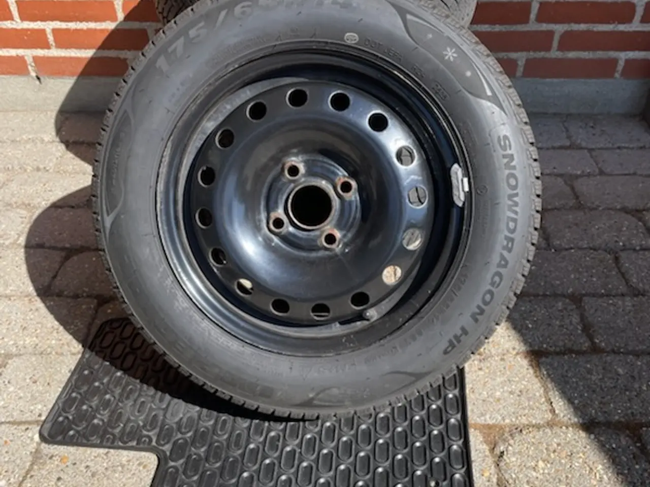Billede 1 - Vinterdæk til Kia Picanto