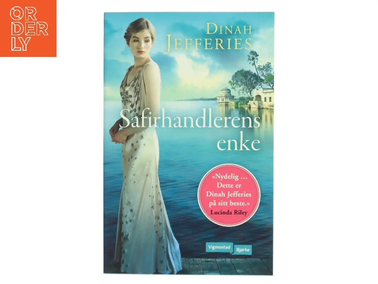 Billede 1 - Safirhandlerens enke af Dinah Jefferies (Bog)