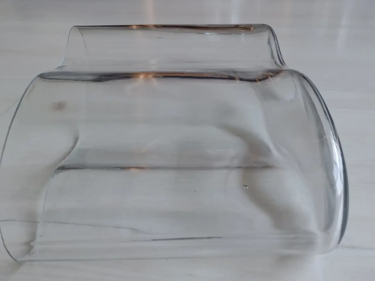 Billede 5 - Tulipan vase. Bølget form. Klar glas.