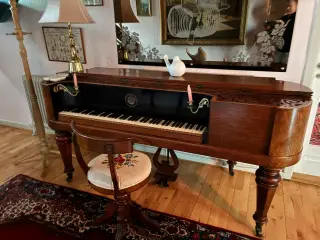 Antikt spinet fra Hornung & Møller fra 1872 