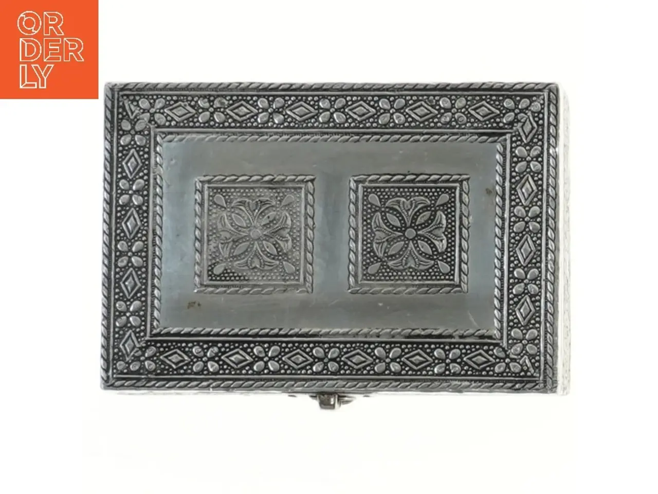 Billede 2 - Hammer slået indsisk metalkasse (str. 15x10x7 cm)