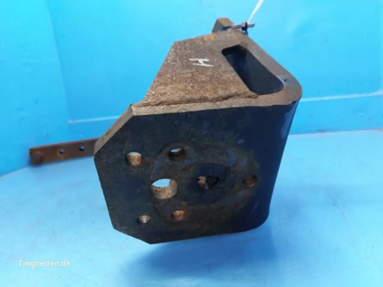 Billede 6 - Case Farmall 95A Hjulskærm Beslag R. 84606285