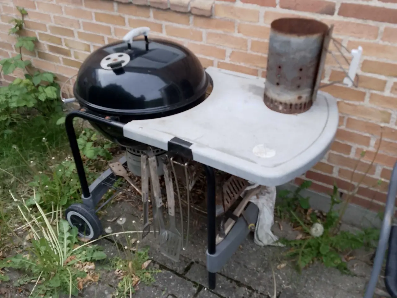 Billede 1 - Weber kuglegrill med sidebord 